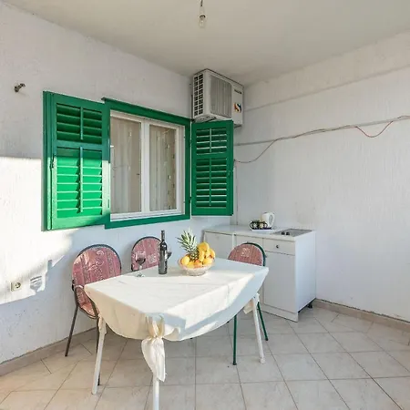Apartment And Nevenka Makarska