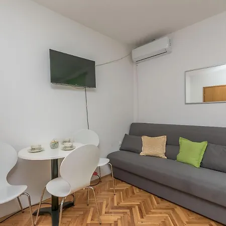 And Nevenka Makarska