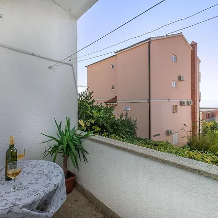 And Nevenka Makarska